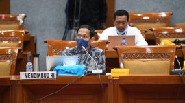 dokementasi ketika Nadiem Makarim rapat dengan Komisi X DPR RI
