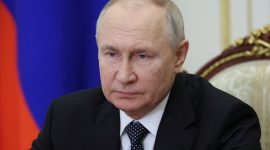 Putin saat memimpin rapat mendesak