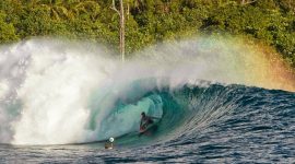potret peselancar di mentawai