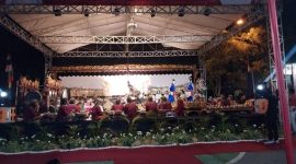 Pertunjukan Wayang Kulit yang berlangsung pada malam hari