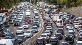 Situasi Macet di Jalan Tol 
