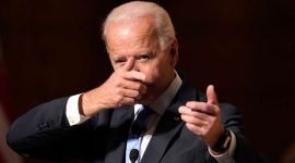Arsip Foto Jpe Biden Dengan Gaya Menembak