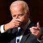 Arsip Foto Jpe Biden Dengan Gaya Menembak
