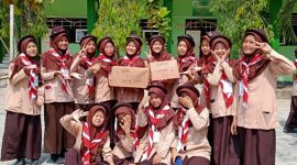 Foto Siswa Ketika Disekolah Sebelum Liburan
