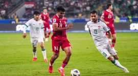 Pemain Indonesia Bertarung Diatas Lapangan