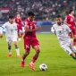 Pemain Indonesia Bertarung Diatas Lapangan