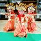 Anak sekolah yang meneruskan Tari Gending Sriwijaya